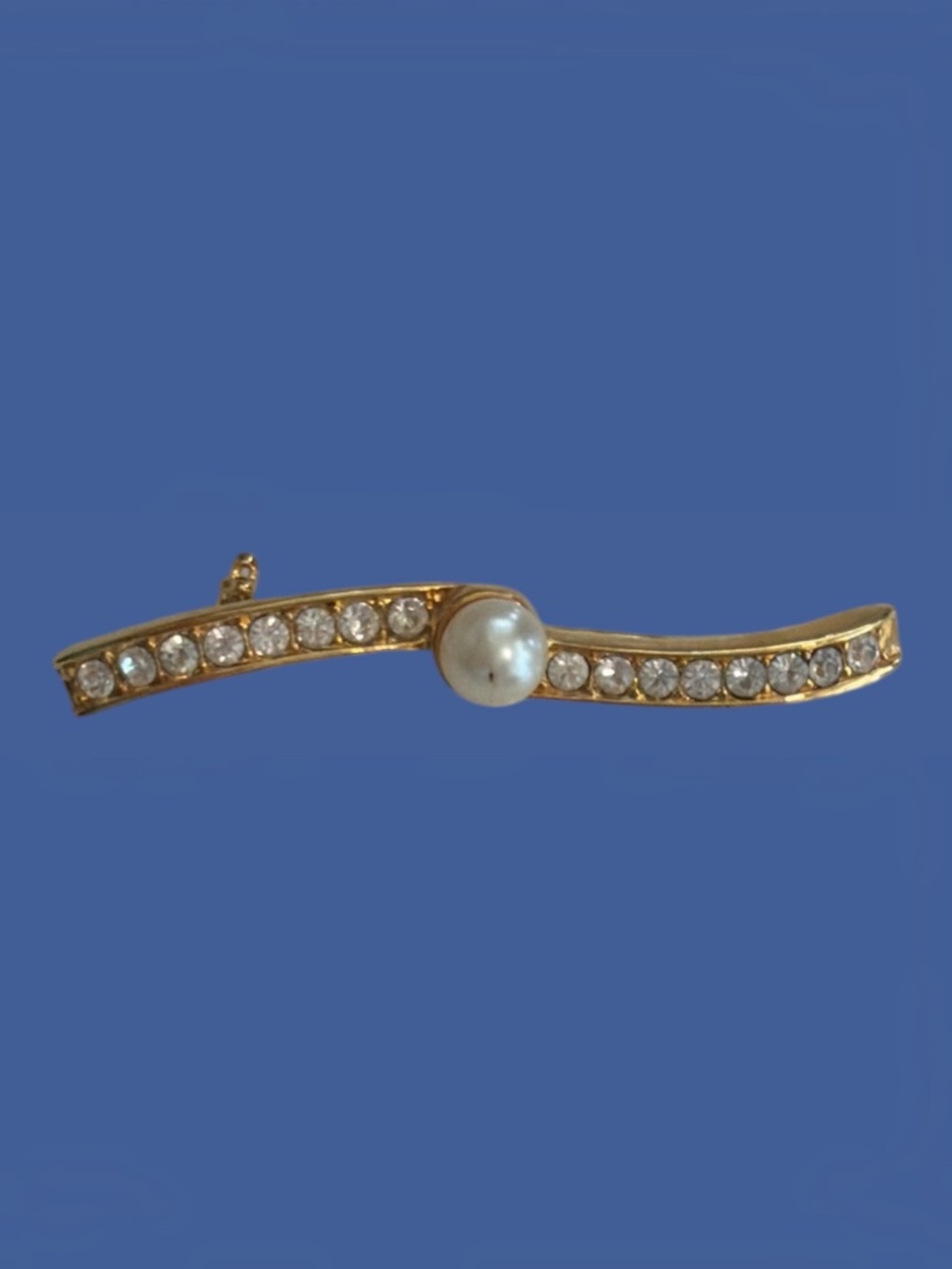 Gold‑Tone Pearl & Rhinestone Bar Brooch